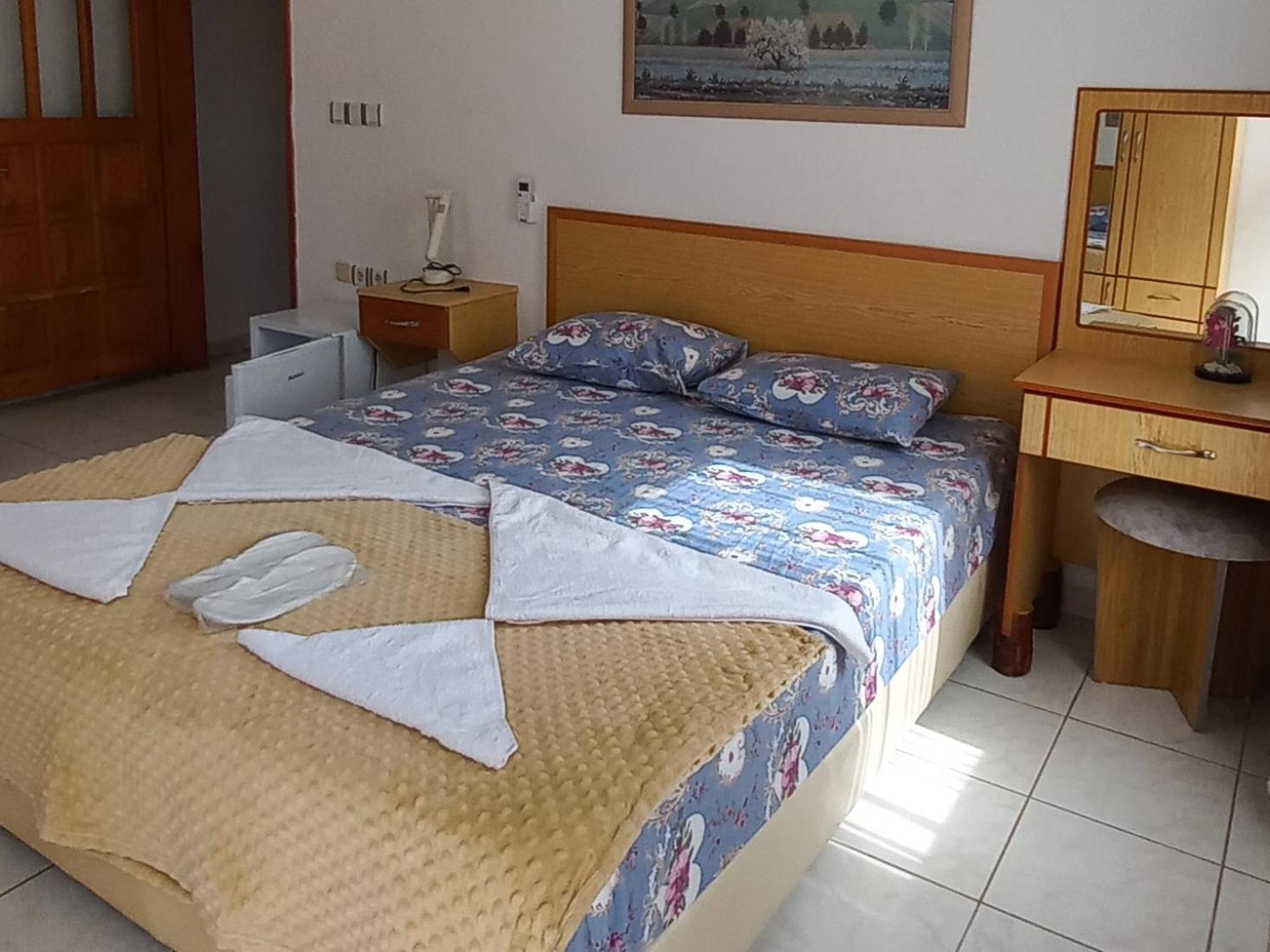Rosemary Pansiyon Çıralı Quarto foto
