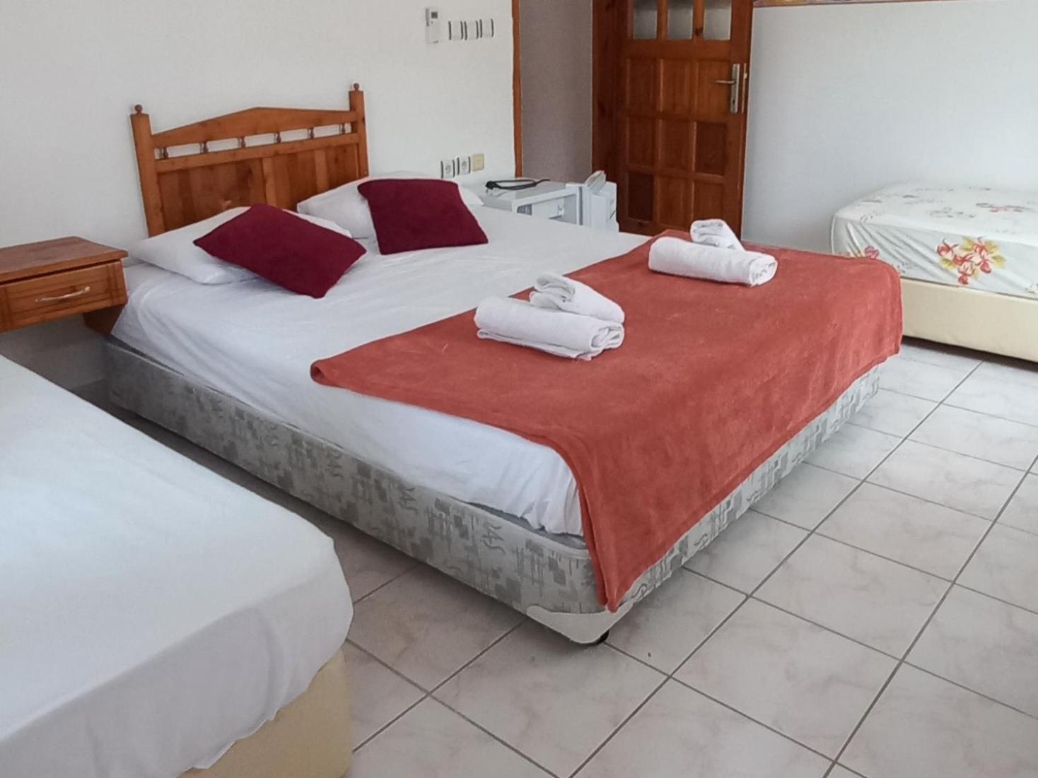 Rosemary Pansiyon Çıralı Quarto foto
